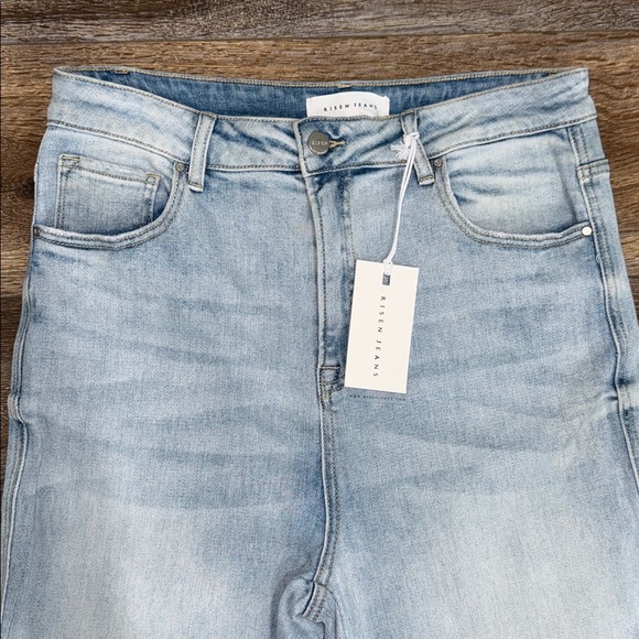 NWT💙RISEN MORNING SUN HIGH RISE SPLIT HEM LIGHT WASH FLARE JEANS Size 1X - Picture 8 of 15